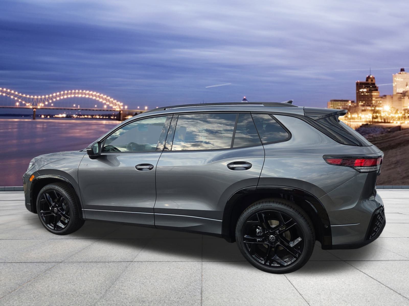 New 2026 Volkswagen Tiguan SE R-Line image 3