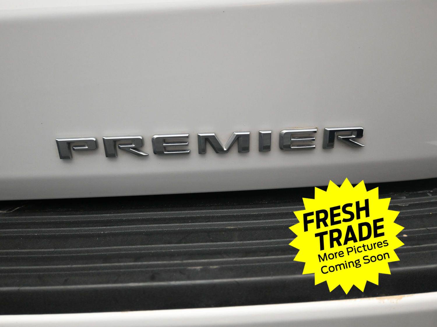 Used 2021 Chevrolet Suburban Premier w/ Premium Package image 18