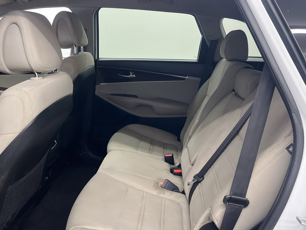 Used 2016 Kia Sorento LX w/ LX Convenience Package image 8