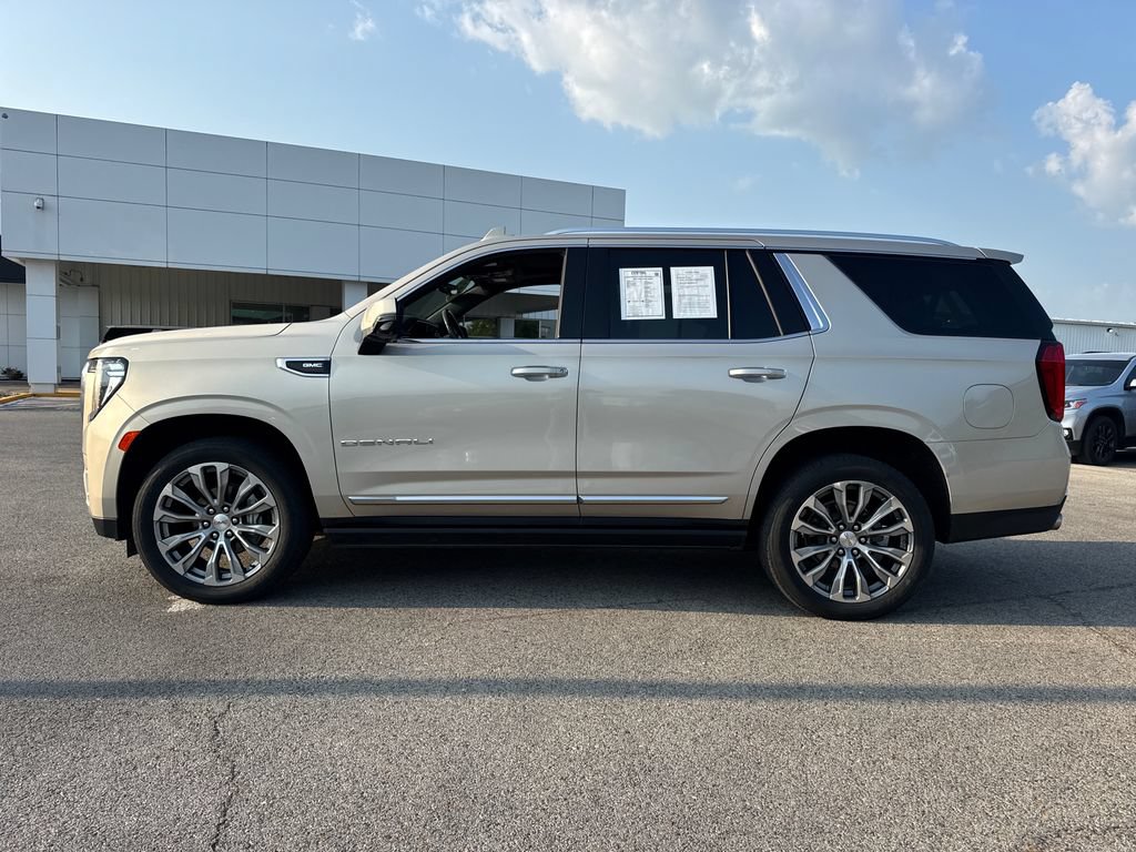 Used 2021 GMC Yukon Denali w/ Denali Premium Package AWD/4WD image 3