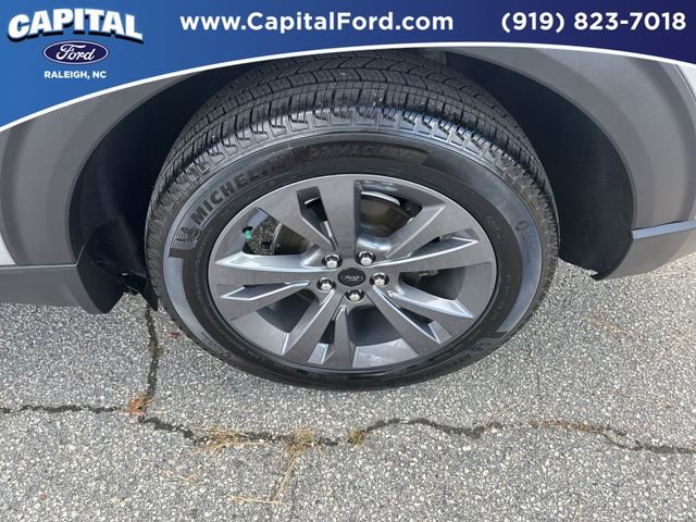 Certified 2022 Ford Explorer XLT w/ Equipment Group 202A image 13