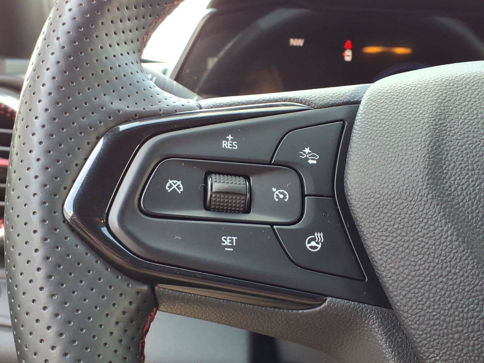 Used 2024 Chevrolet Trax RS FWD image 15