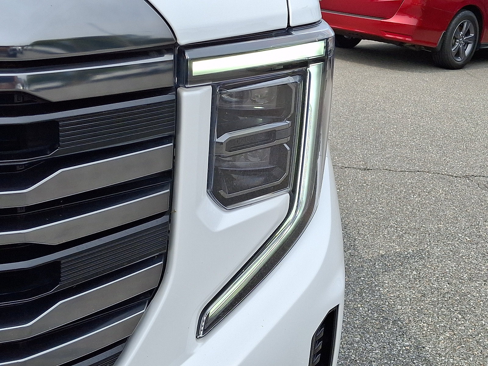 Certified 2024 GMC Sierra 1500 AT4 w/ Technology Package AWD/4WD image 9