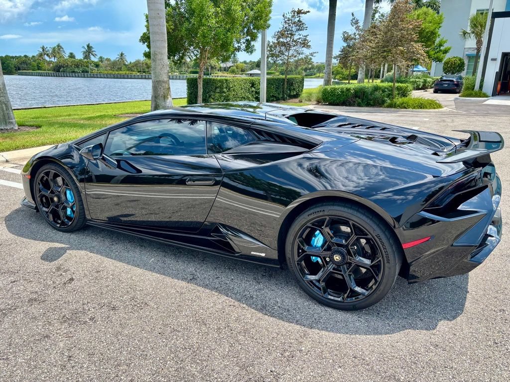 Used 2024 Lamborghini Huracan Tecnica RWD image 9