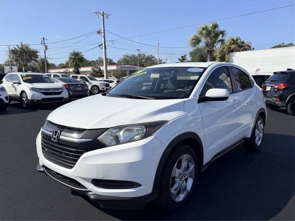 Used 2016 Honda HR-V LX image 3