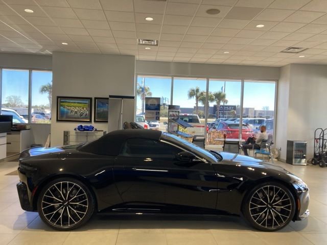 Used 2023 Aston Martin V8 Vantage Roadster image 3
