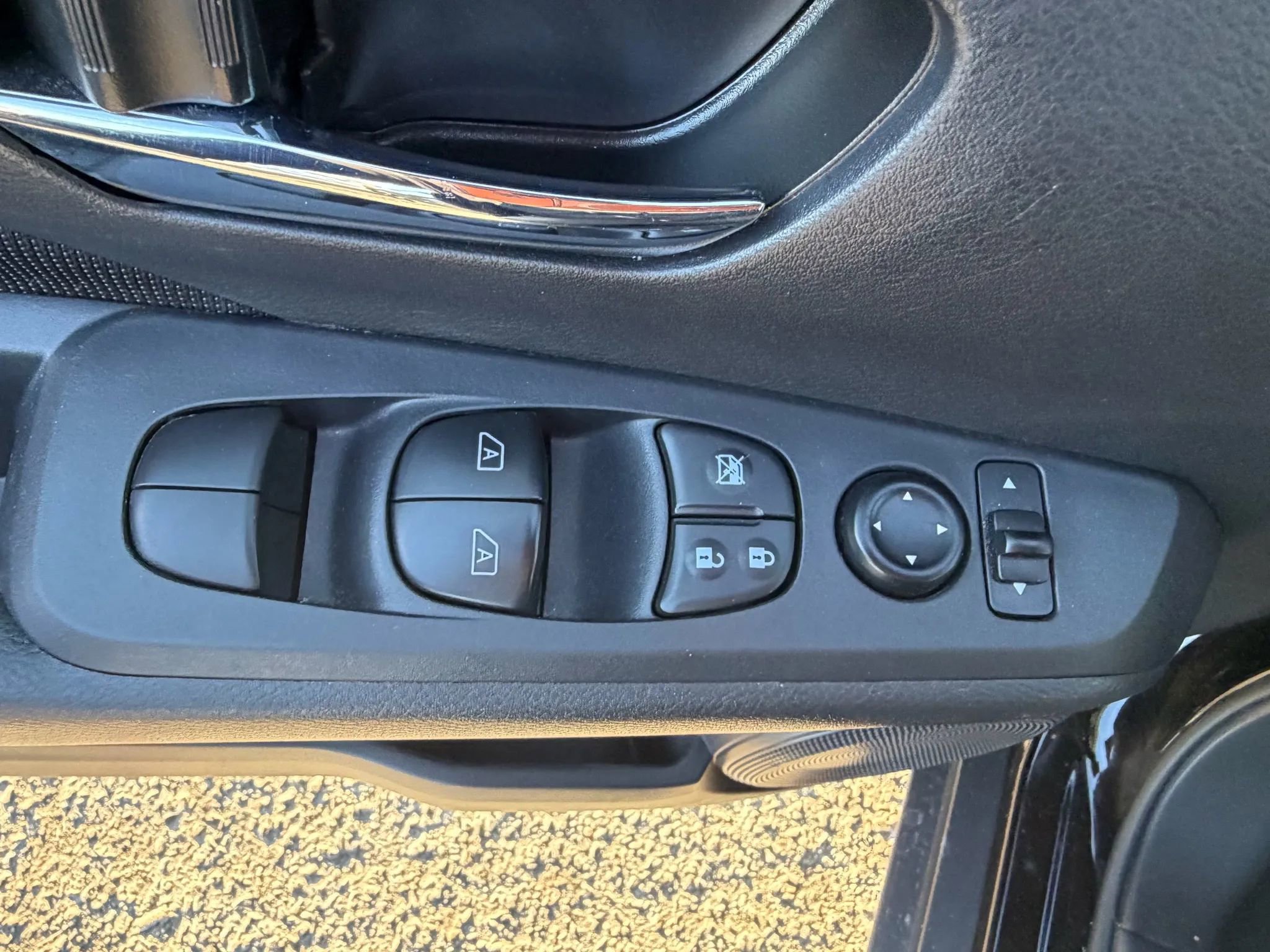 Used 2022 Nissan Kicks SV FWD image 21