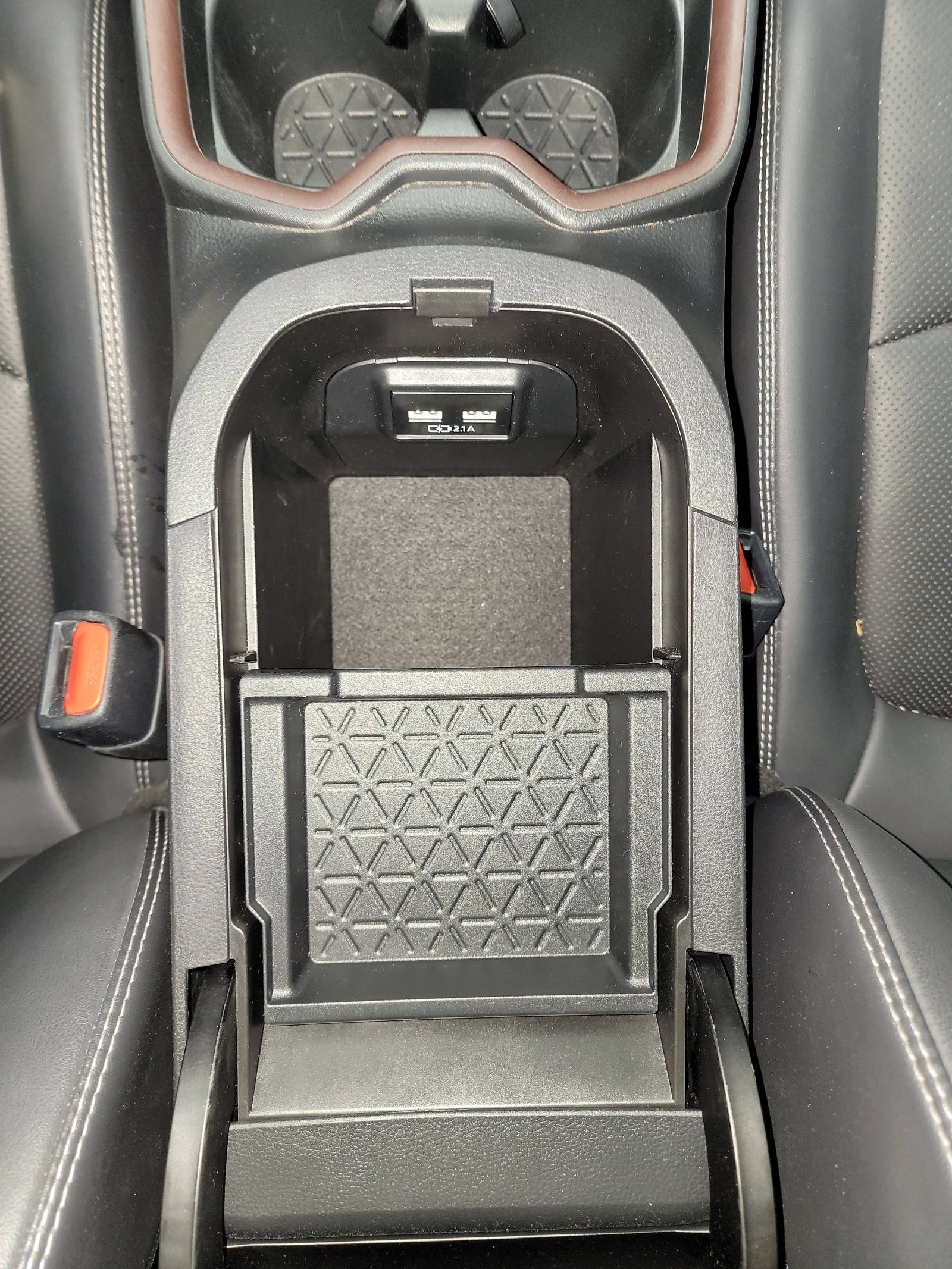 Used 2021 Toyota RAV4 Limited w/ Limited Grade Weather Package FWD image 29
