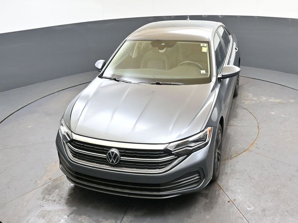 Used 2023 Volkswagen Jetta SE w/ Black Wheel Package image 44