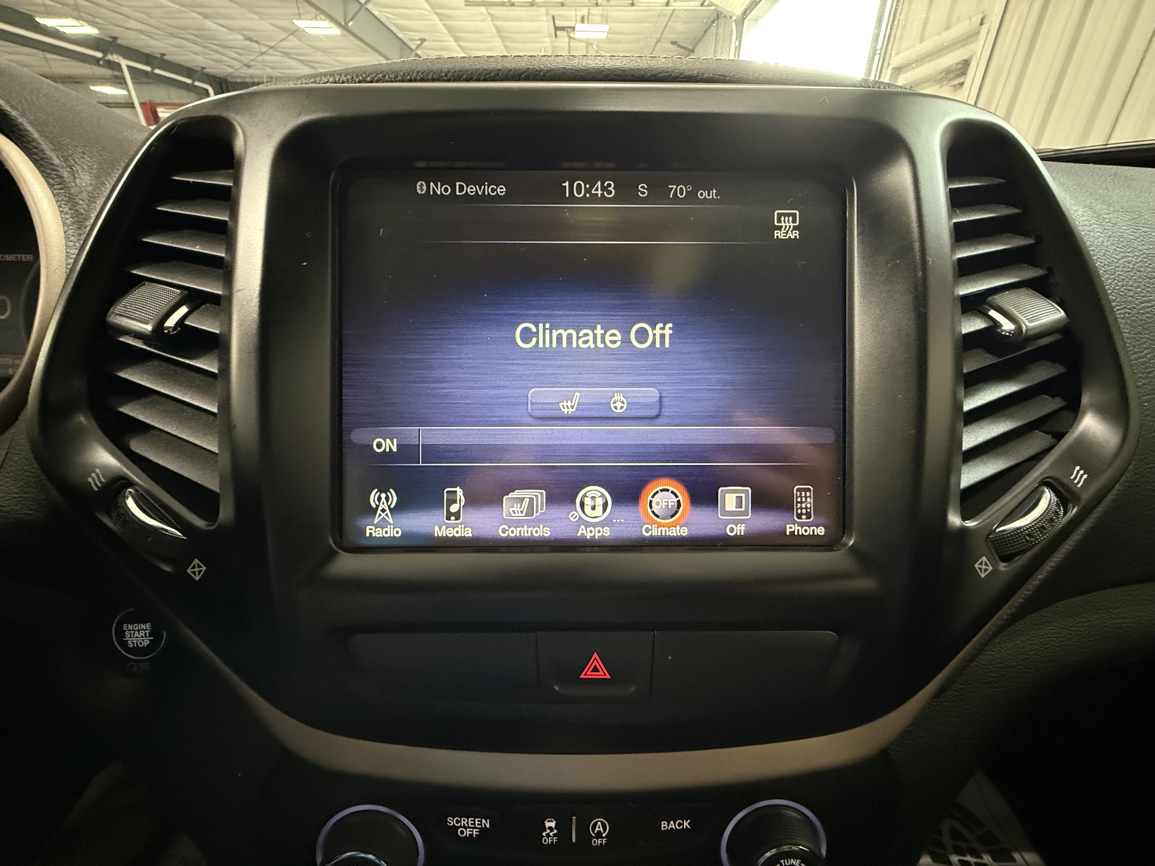 Used 2017 Jeep Cherokee Limited FWD image 33