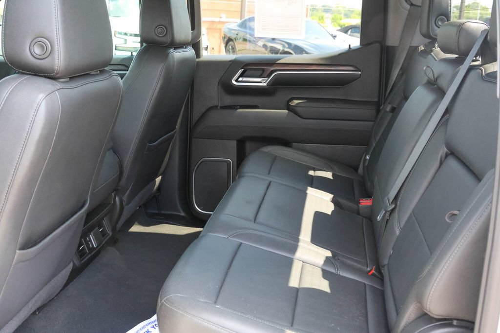 Used 2022 GMC Sierra 1500 SLT w/ X31 Off-Road Package AWD/4WD image 9