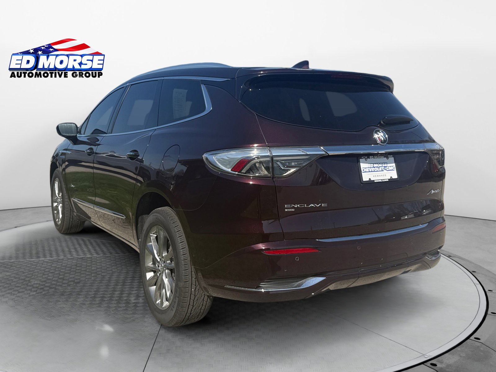 Used 2024 Buick Enclave Avenir w/ Avenir Technology Package AWD/4WD image 3