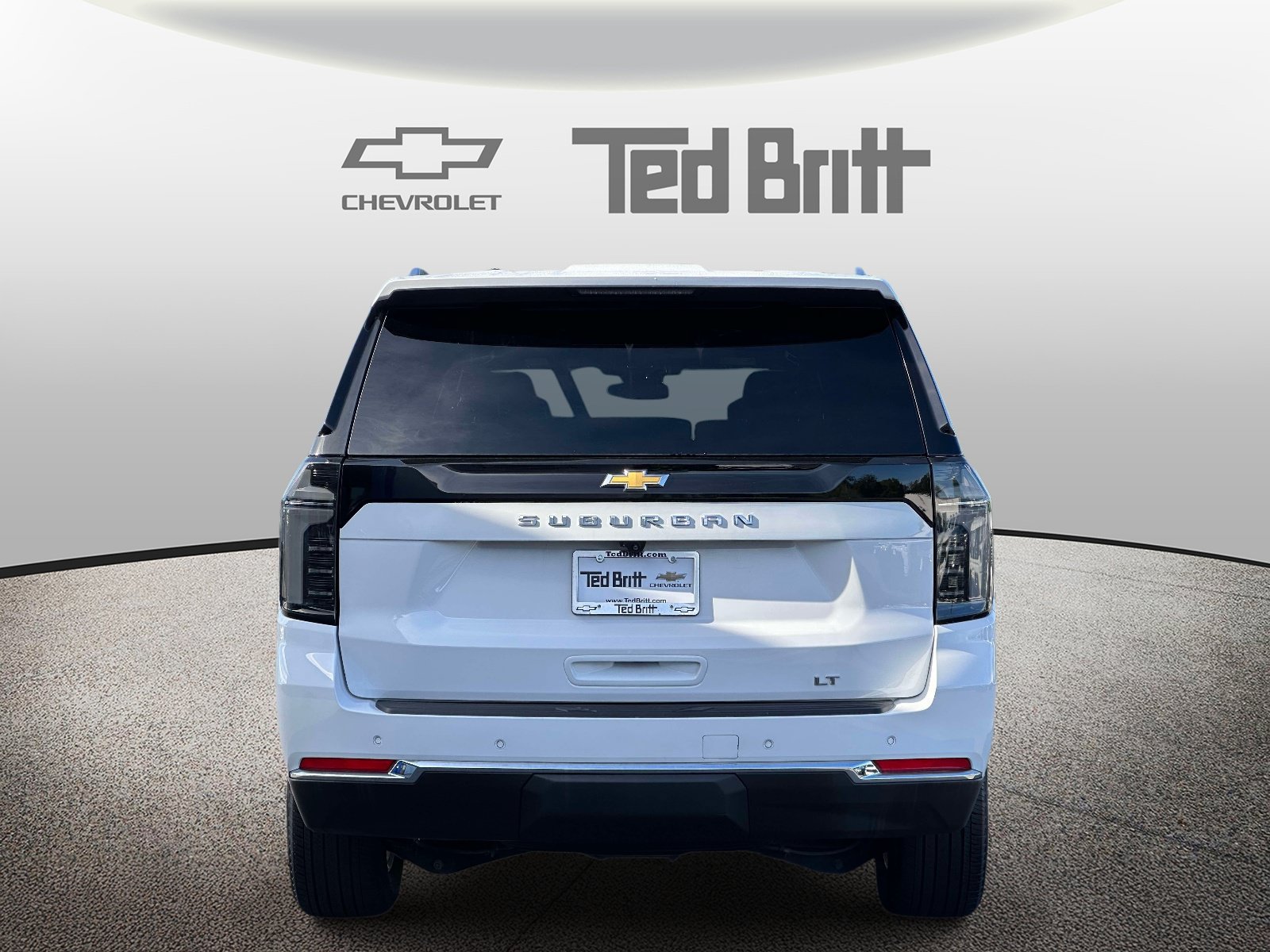 Used 2026 Chevrolet Suburban LT w/ Comfort Package AWD/4WD image 5