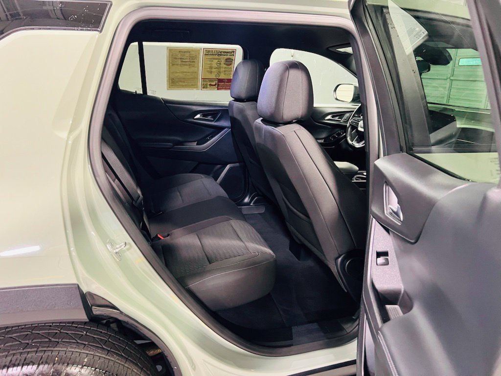 Used 2026 Chevrolet Equinox LT FWD image 30