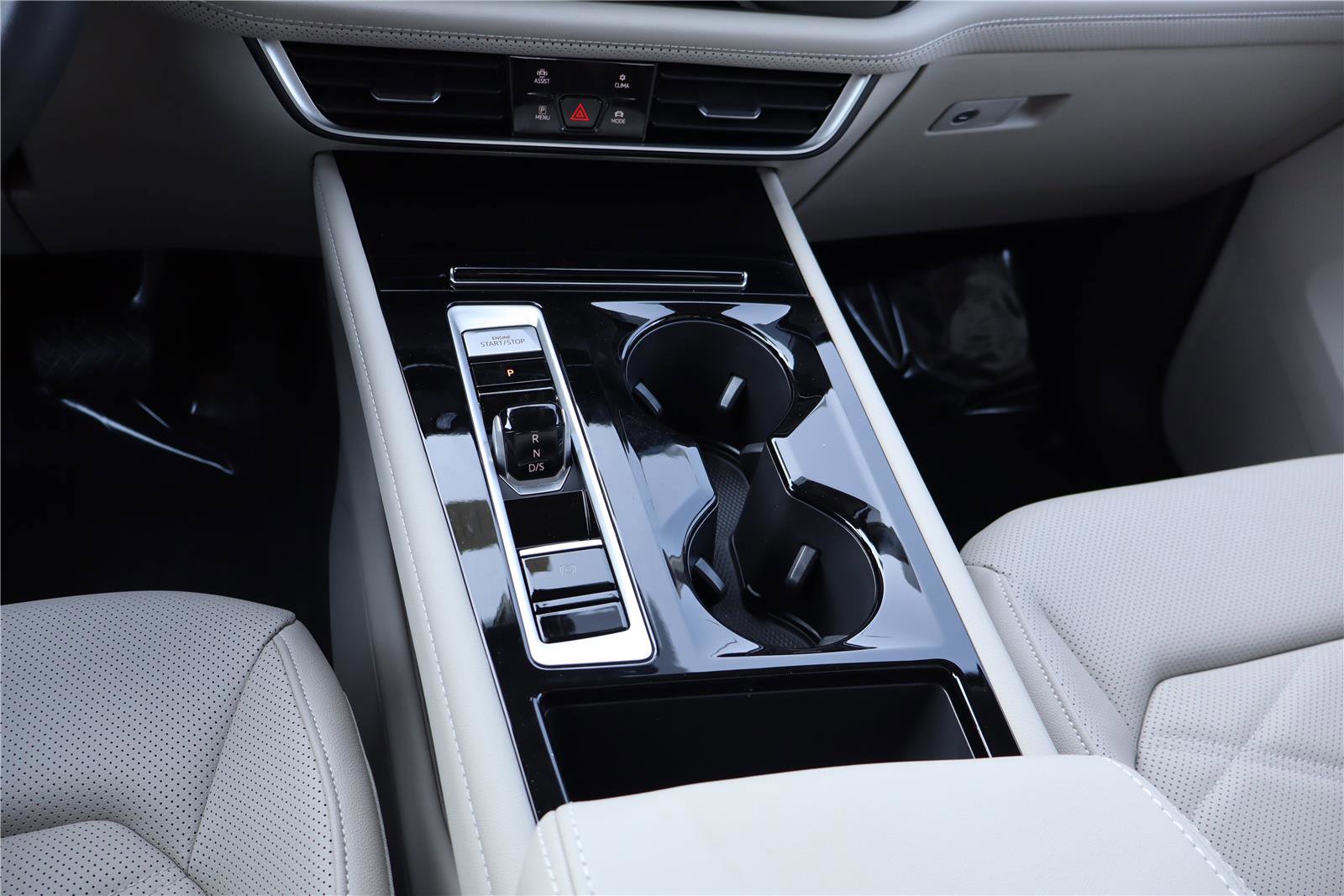 New 2026 Volkswagen Atlas SE image 20