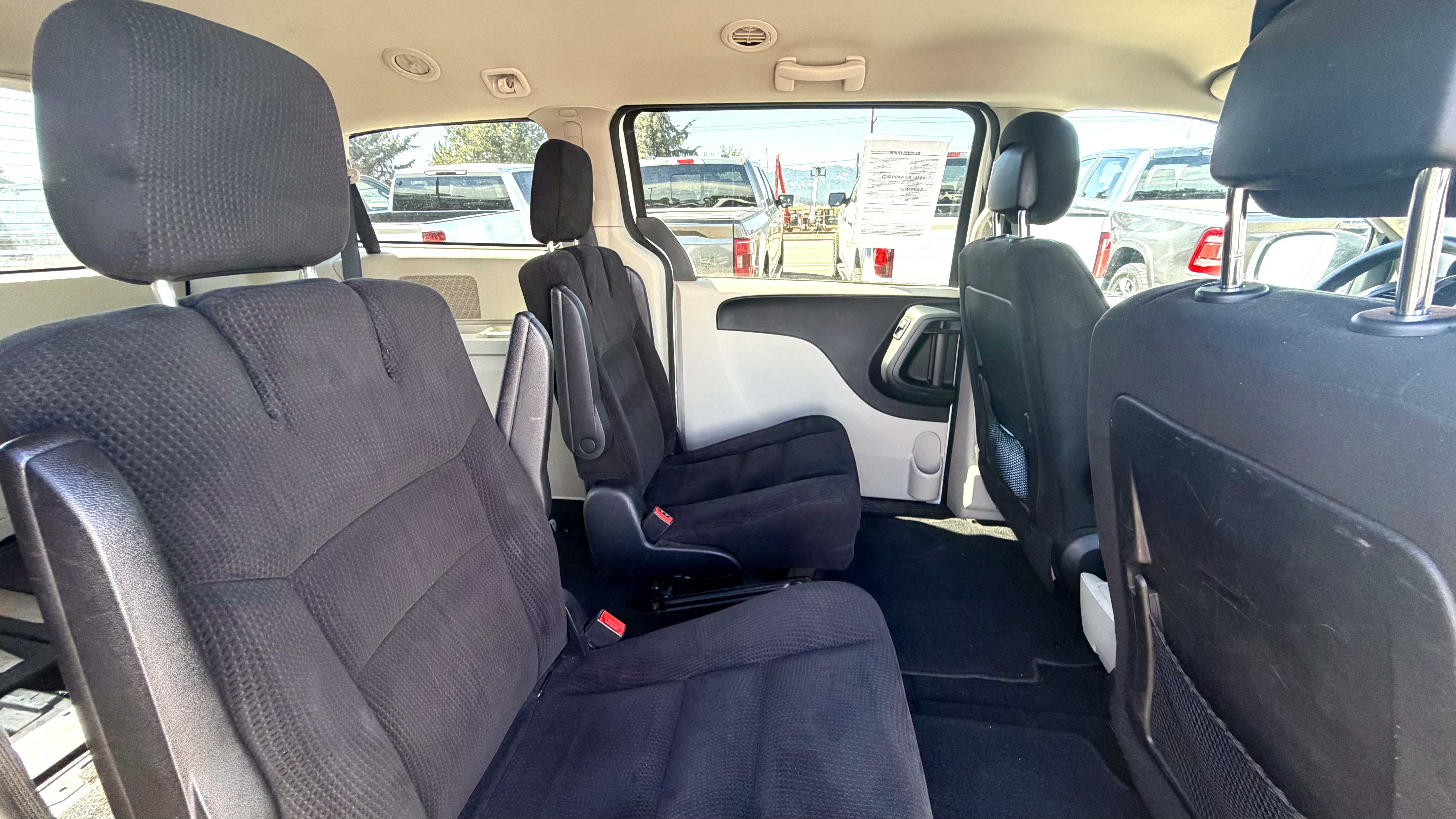 Used 2015 Dodge Grand Caravan SXT FWD image 11