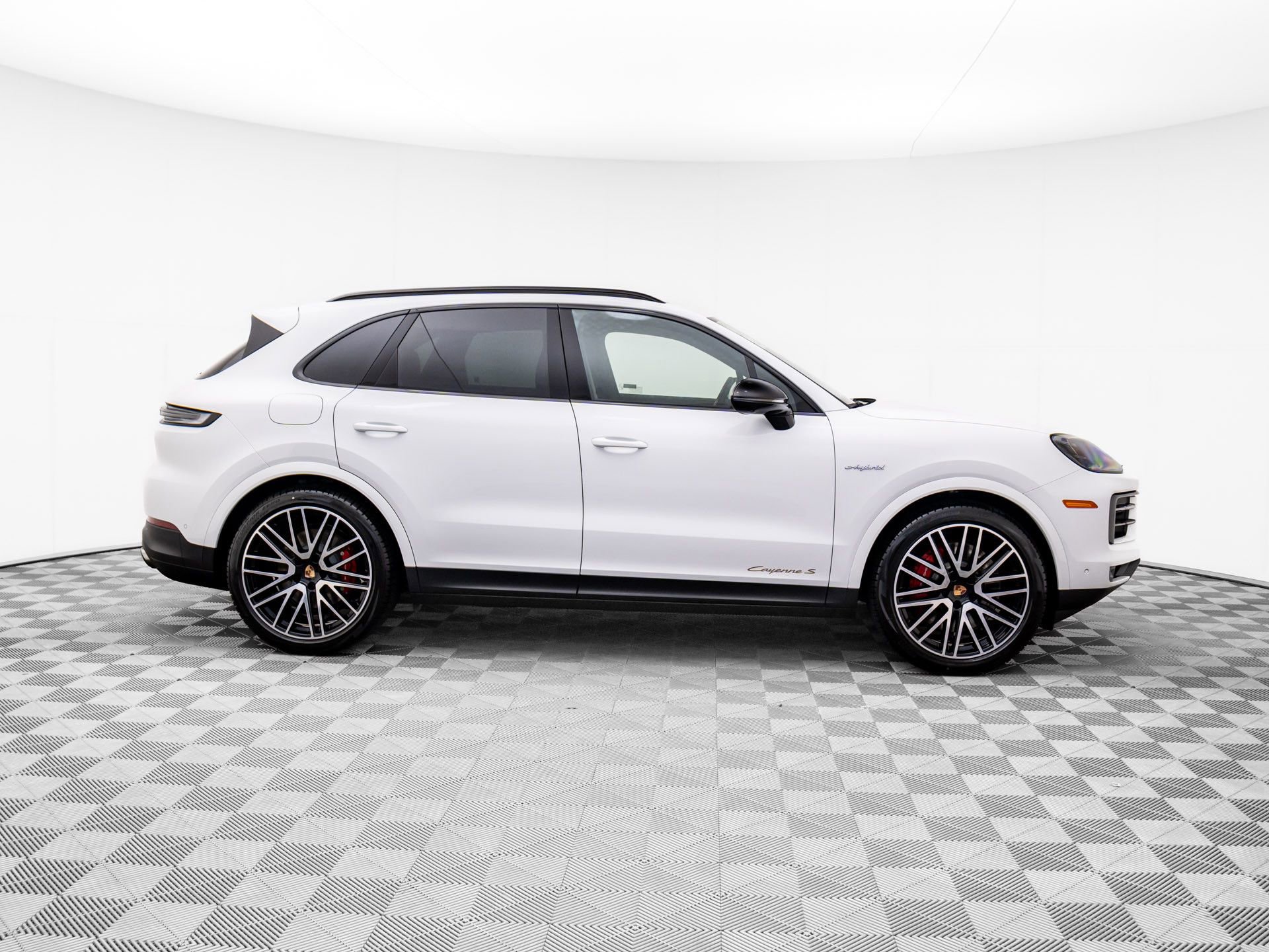 New 2026 Porsche Cayenne S image 8