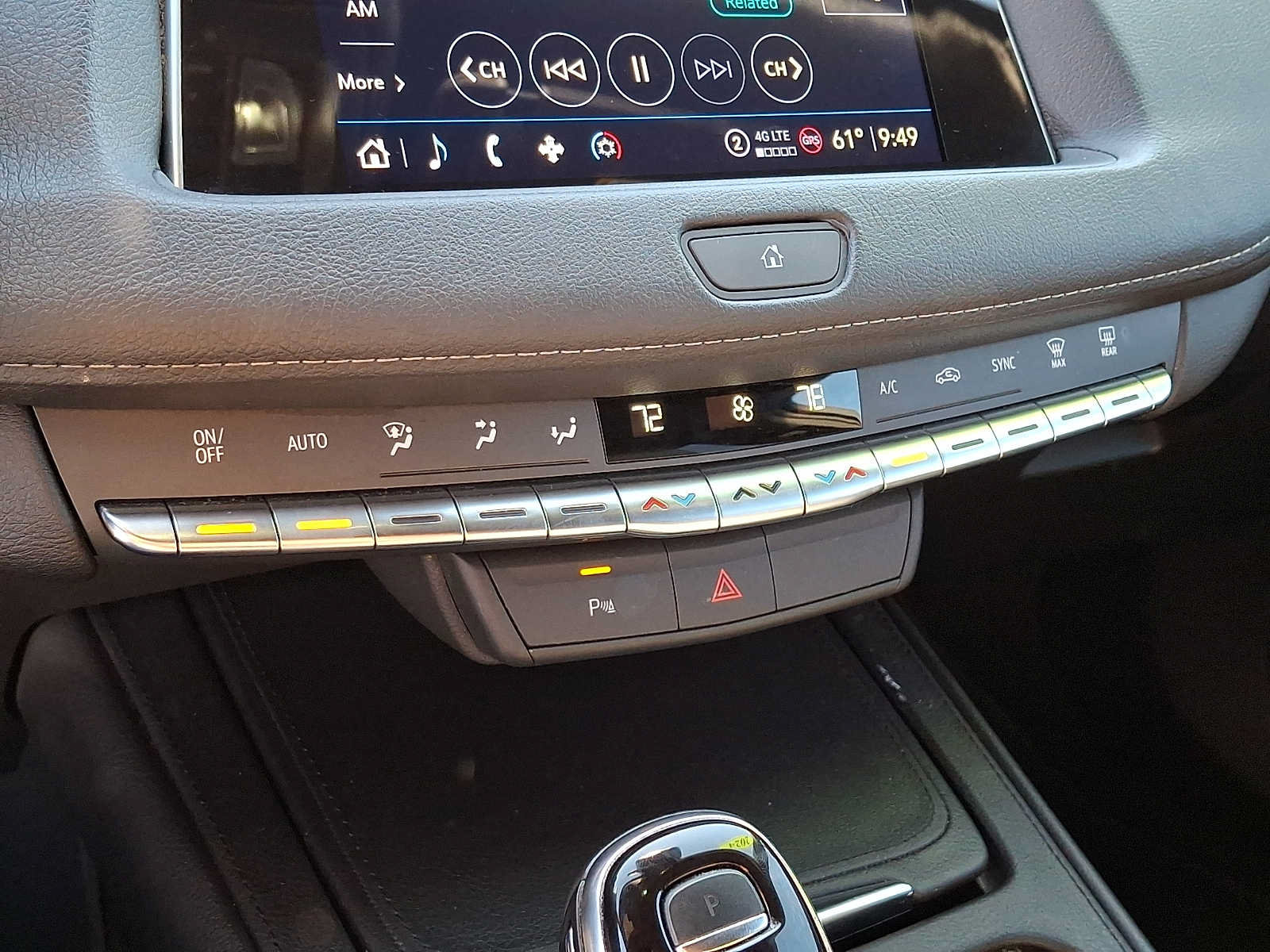 Used 2022 Cadillac XT4 Premium Luxury w/ Safety Alert Package AWD/4WD image 16