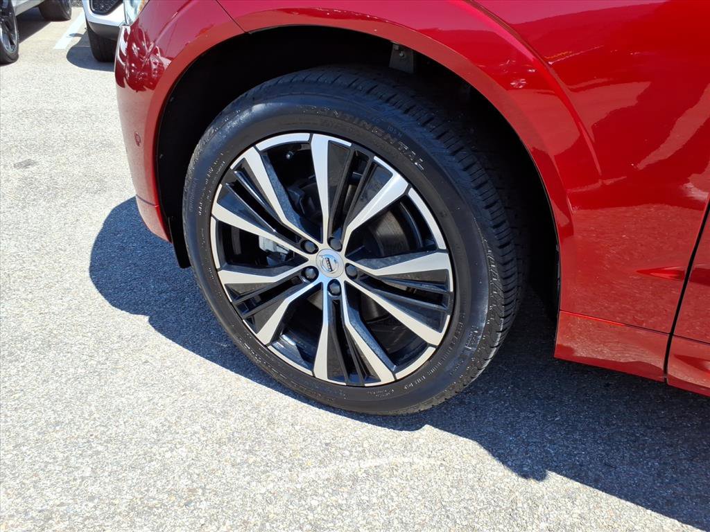 Used 2024 Volvo XC60 B5 Ultimate w/ Climate Package AWD/4WD image 9