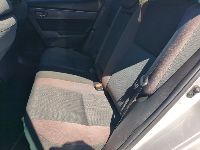 Used 2018 Toyota Corolla LE FWD image 19