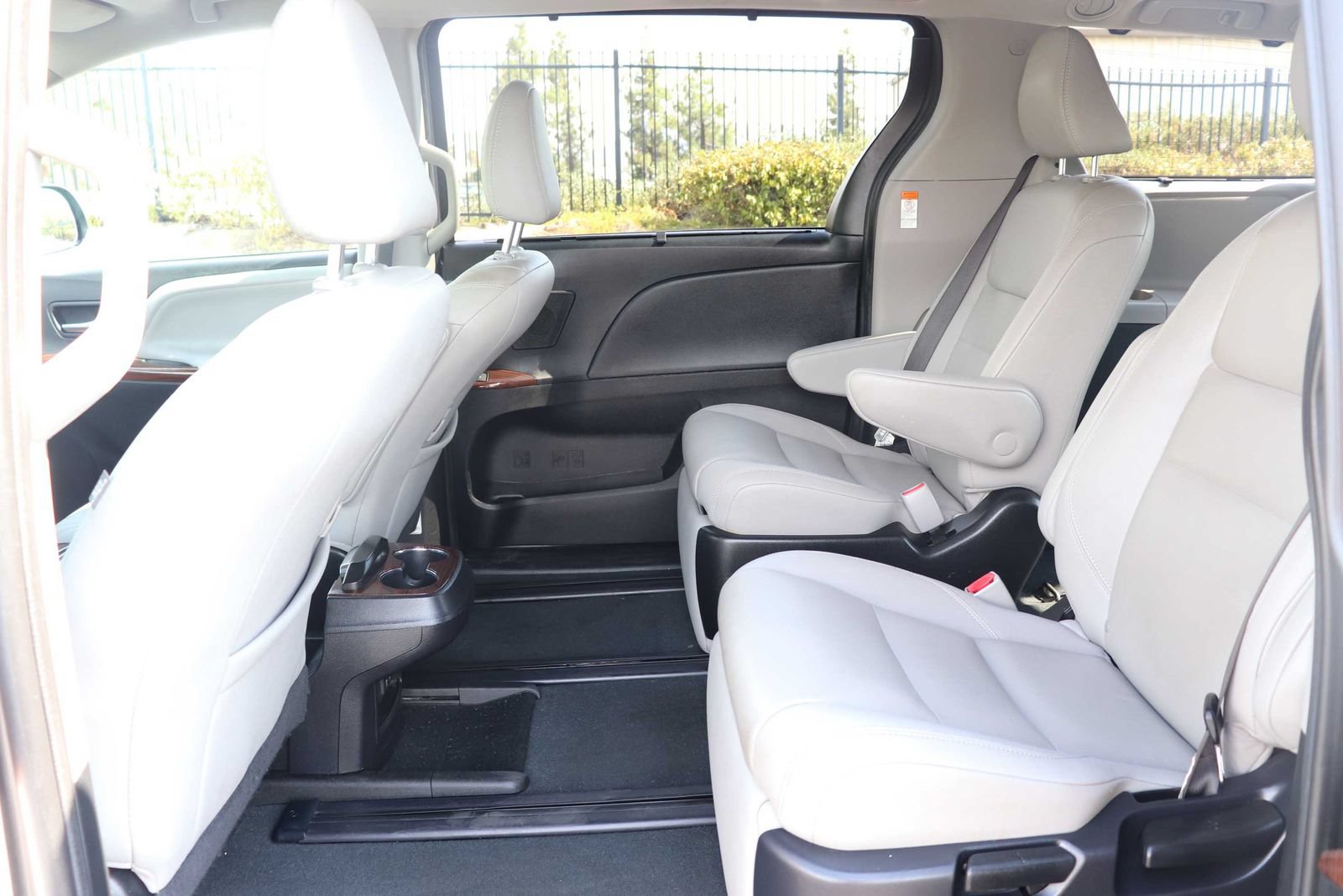 Certified 2020 Toyota Sienna Limited FWD image 20