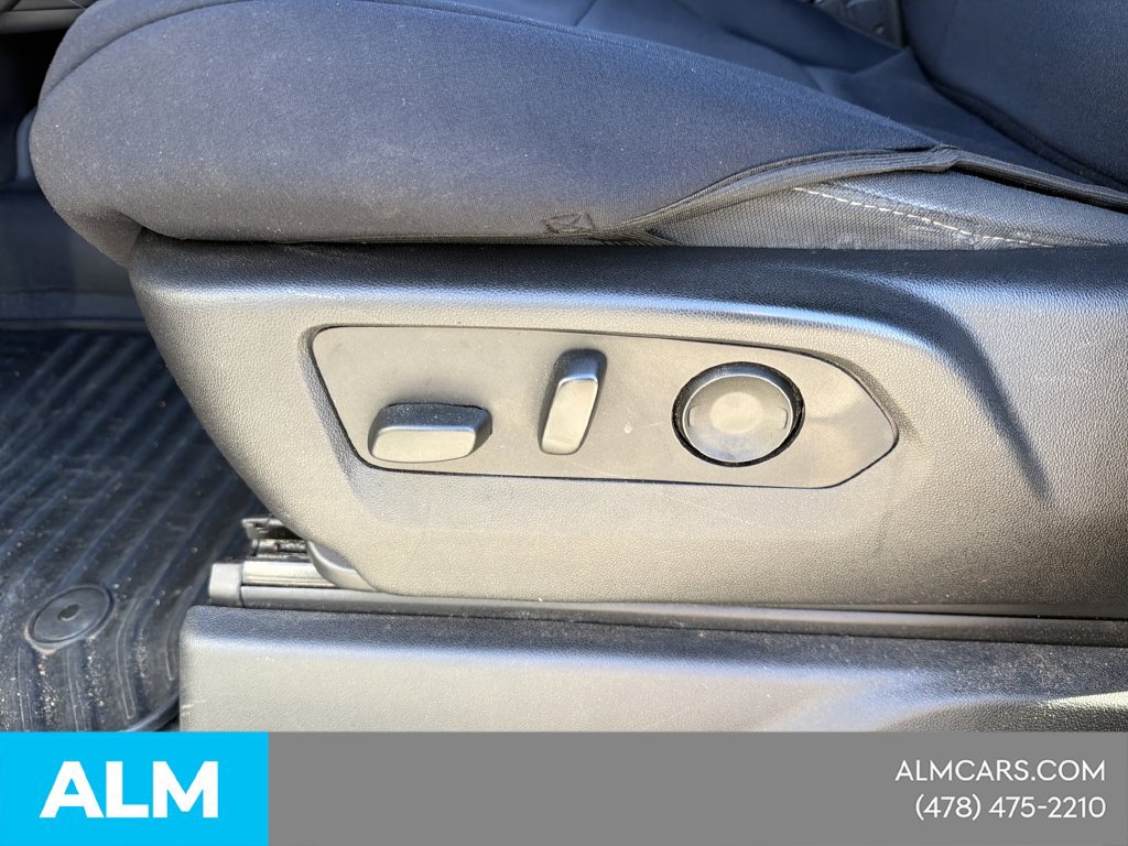 Used 2022 Chevrolet Silverado 1500 Custom RWD image 21