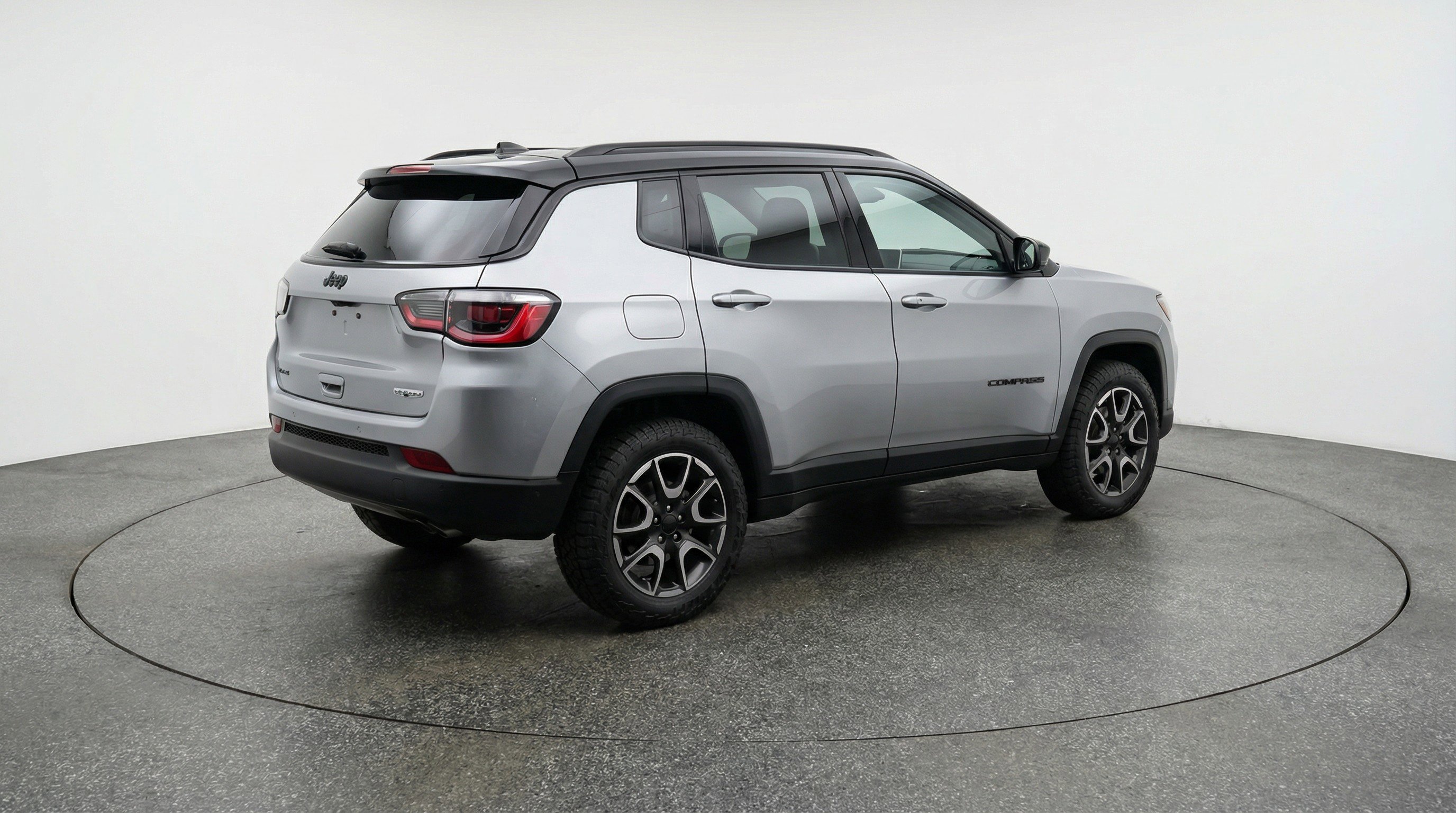 Used 2025 Jeep Compass Trailhawk AWD/4WD image 9