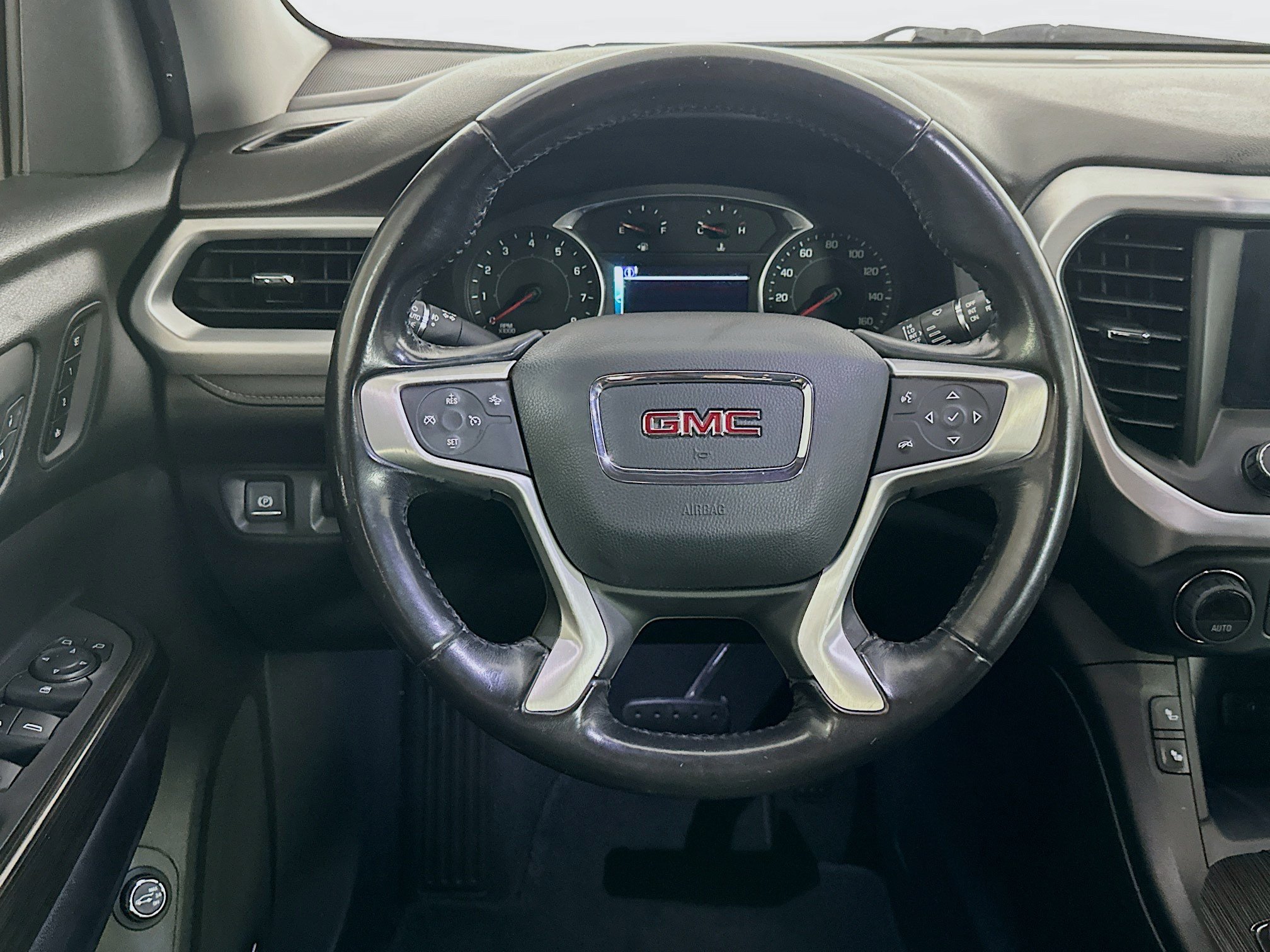 Used 2018 GMC Acadia SLT w/ LPO, Cargo Package FWD image 18