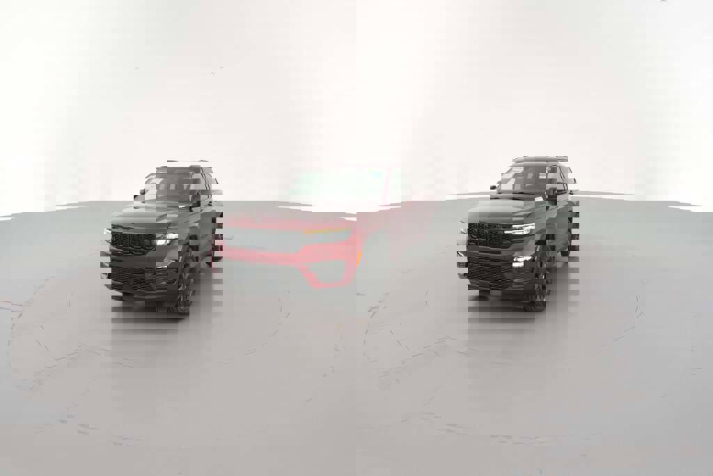 New 2025 Jeep Grand Cherokee Limited w/ Black Appearance Package image 3