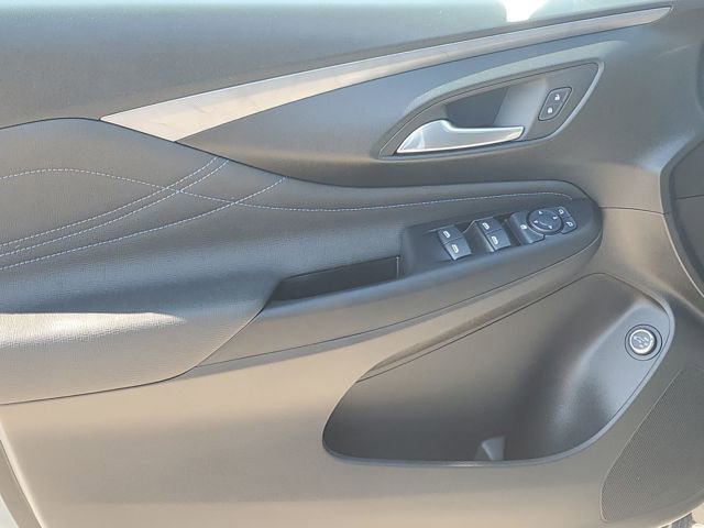 Used 2025 Buick Envista Sport Touring w/ Experience Buick Package image 28