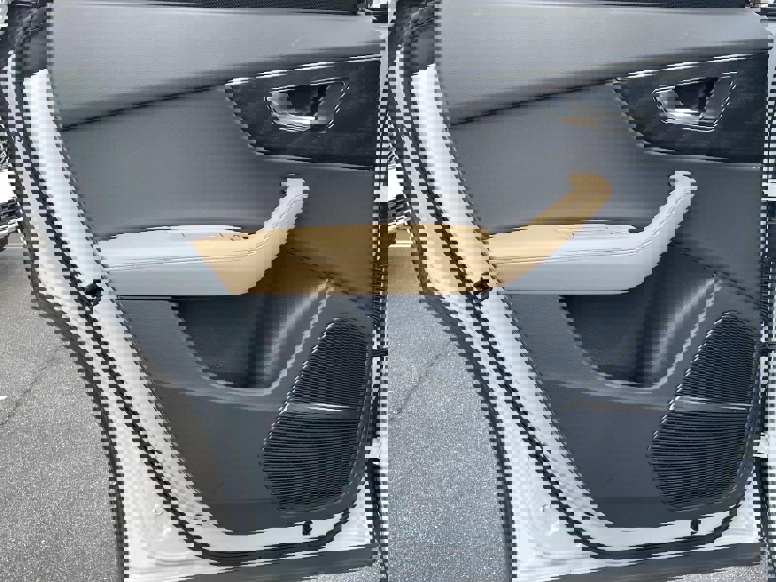 Used 2025 Audi Q8 Premium Plus image 11