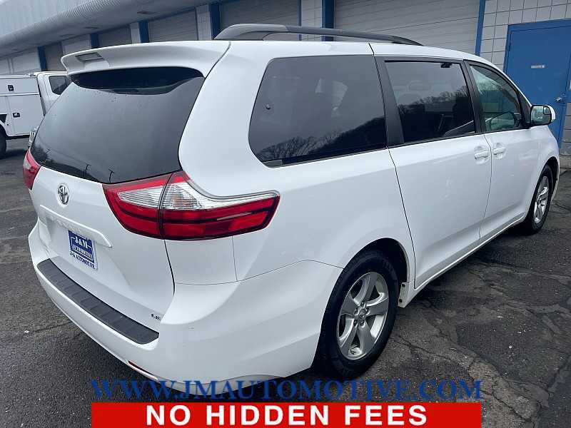 Used 2017 Toyota Sienna LE image 3