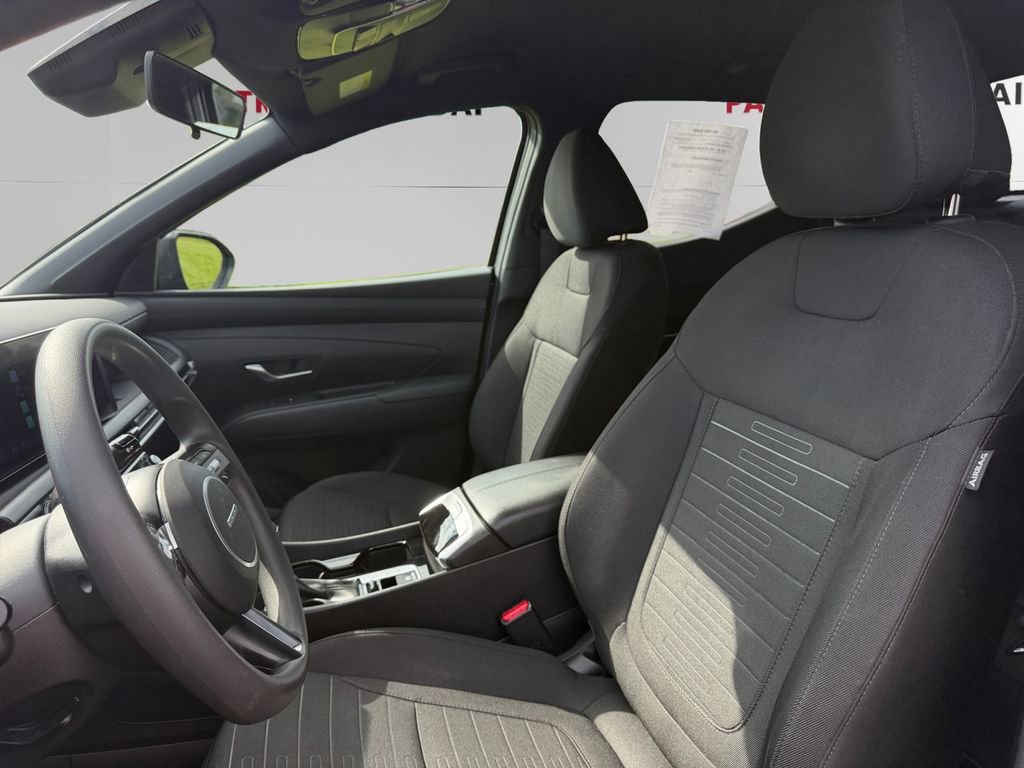 Certified 2025 Hyundai Santa Cruz SE FWD image 9