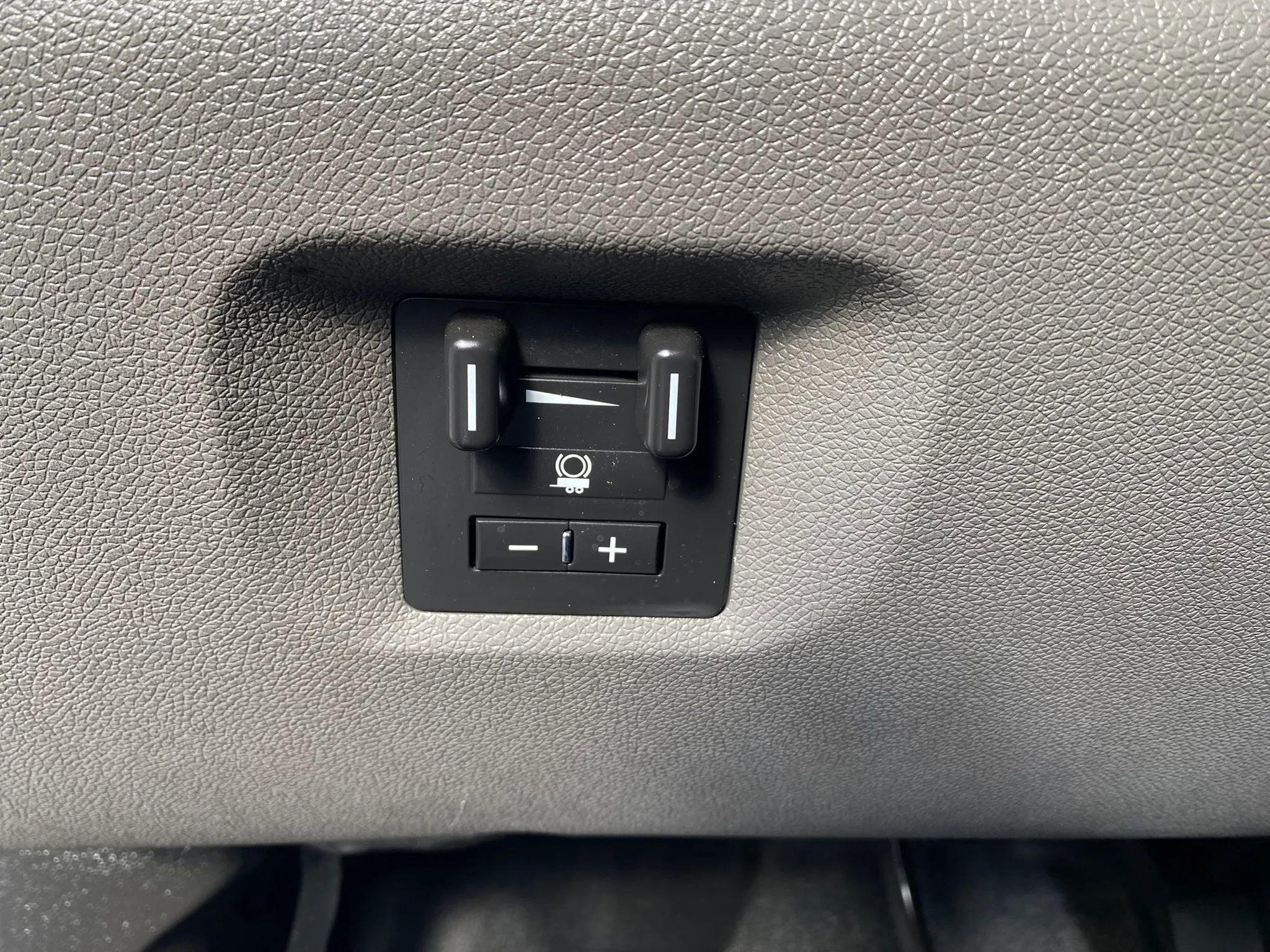 Used 2013 Chevrolet Silverado 2500 W/T AWD/4WD image 17