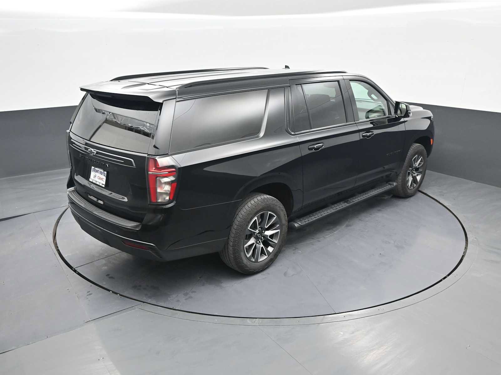 Used 2024 Chevrolet Suburban Z71 w/ Luxury Package image 34