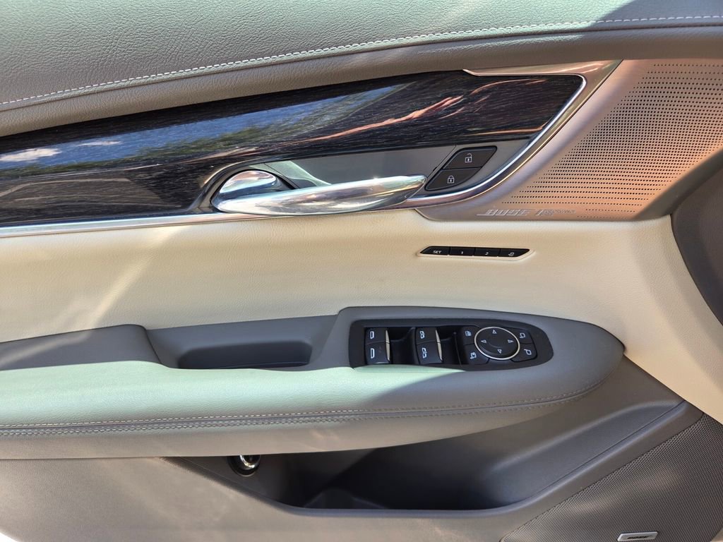 Used 2023 Cadillac XT6 Premium Luxury w/ Technology Package FWD image 24