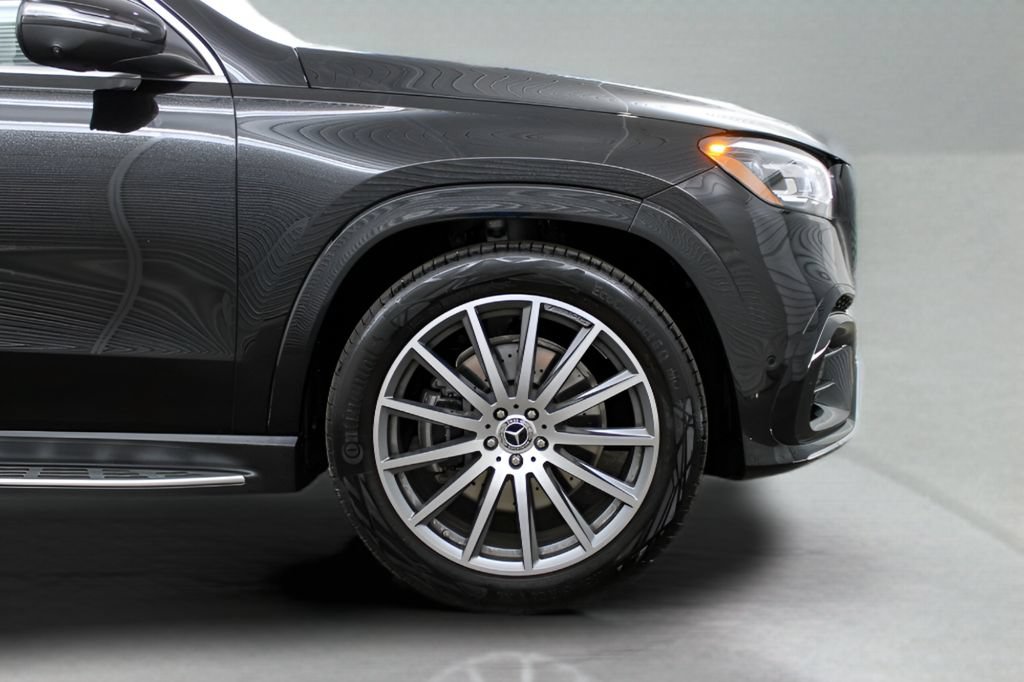 Used 2026 Mercedes-Benz GLS 580 4MATIC image 45