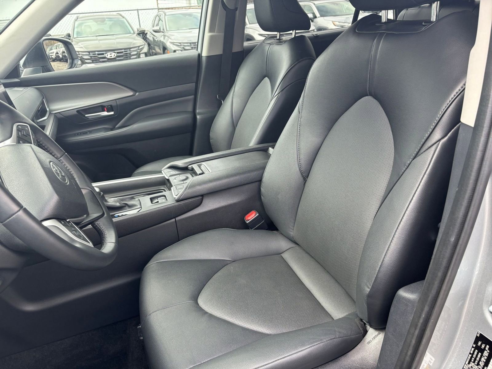 Used 2025 Toyota Grand Highlander FWD image 37