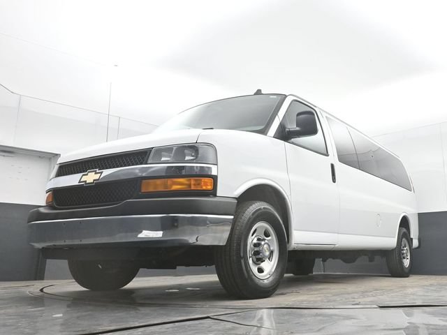 Used 2016 Chevrolet Express 3500 LT w/ LT Preferred Equipment Group RWD image 41