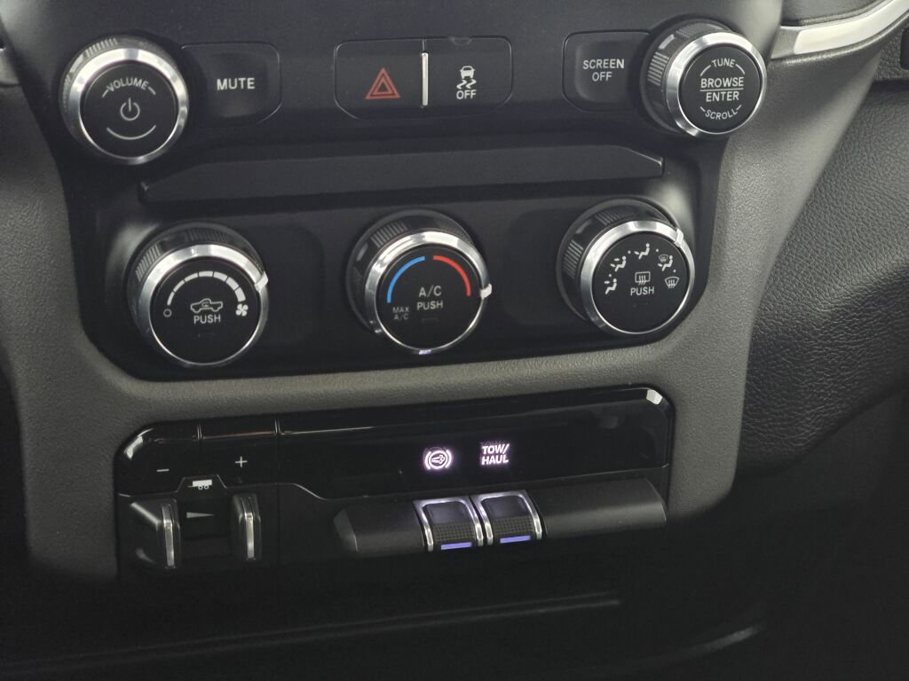 Used 2024 RAM 2500 Big Horn image 37