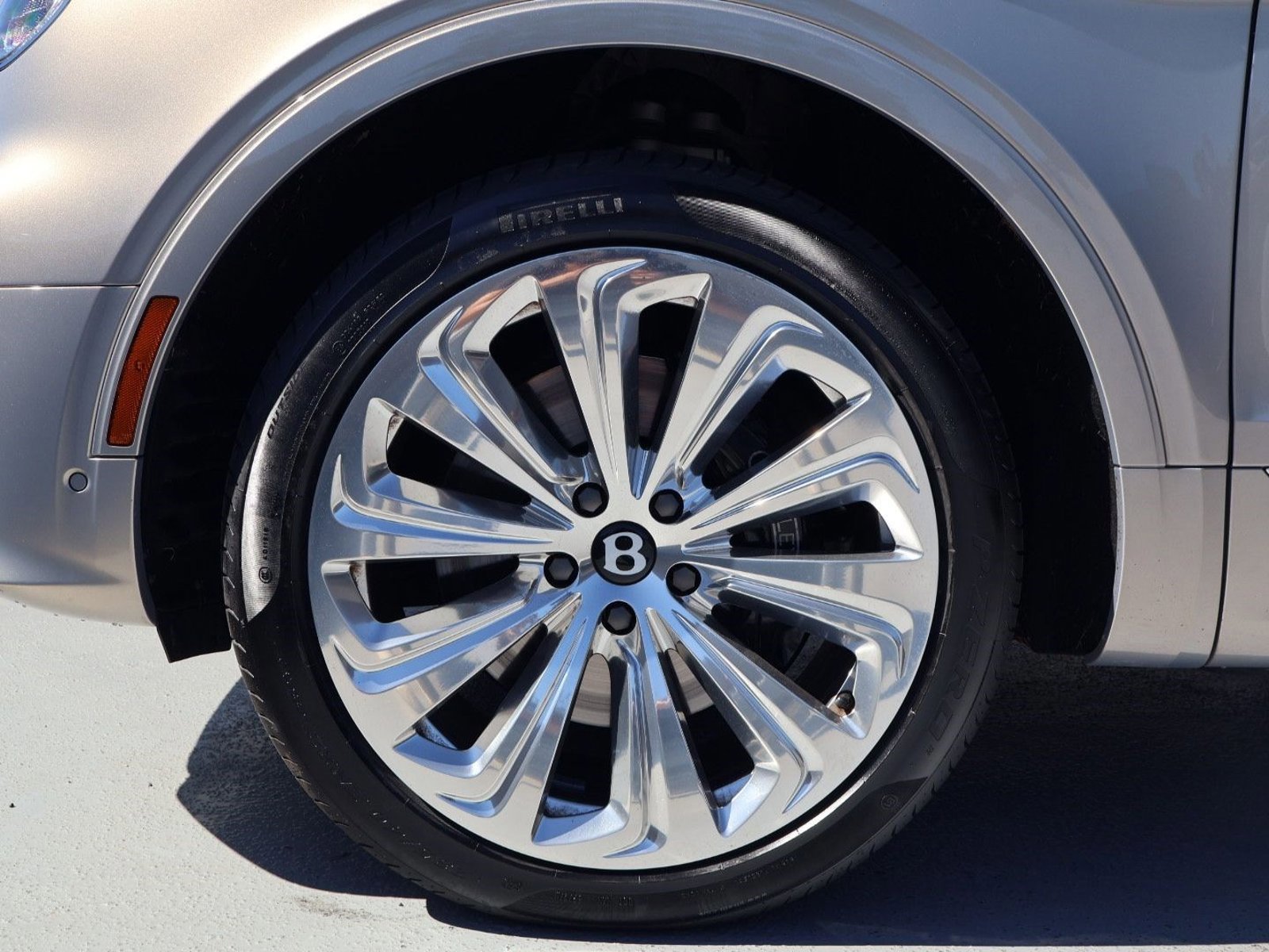 Certified 2023 Bentley Bentayga Extended Wheelbase AWD/4WD image 14