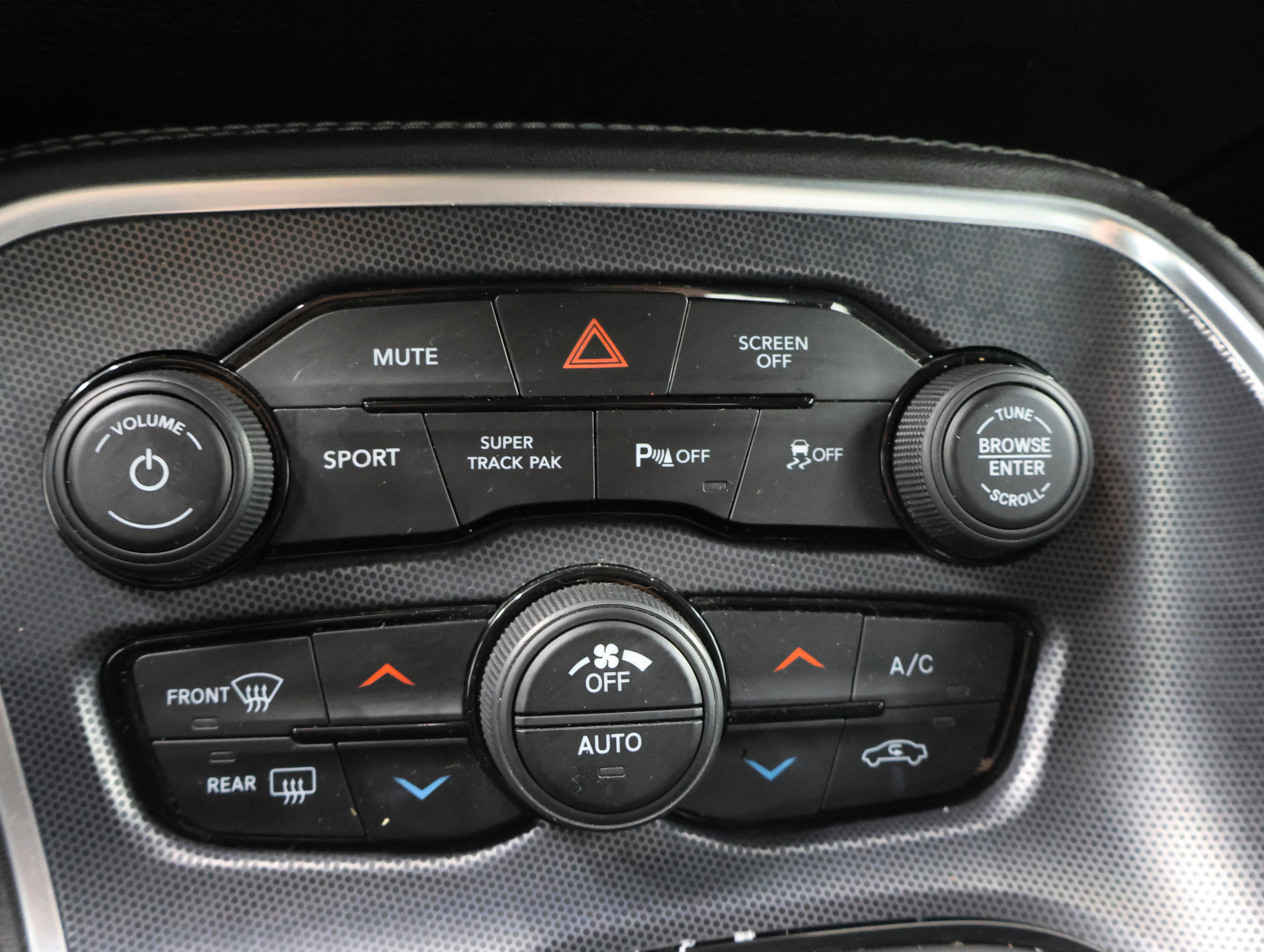 Used 2017 Dodge Challenger R/T Scat Pack w/ Dynamics Package RWD image 37