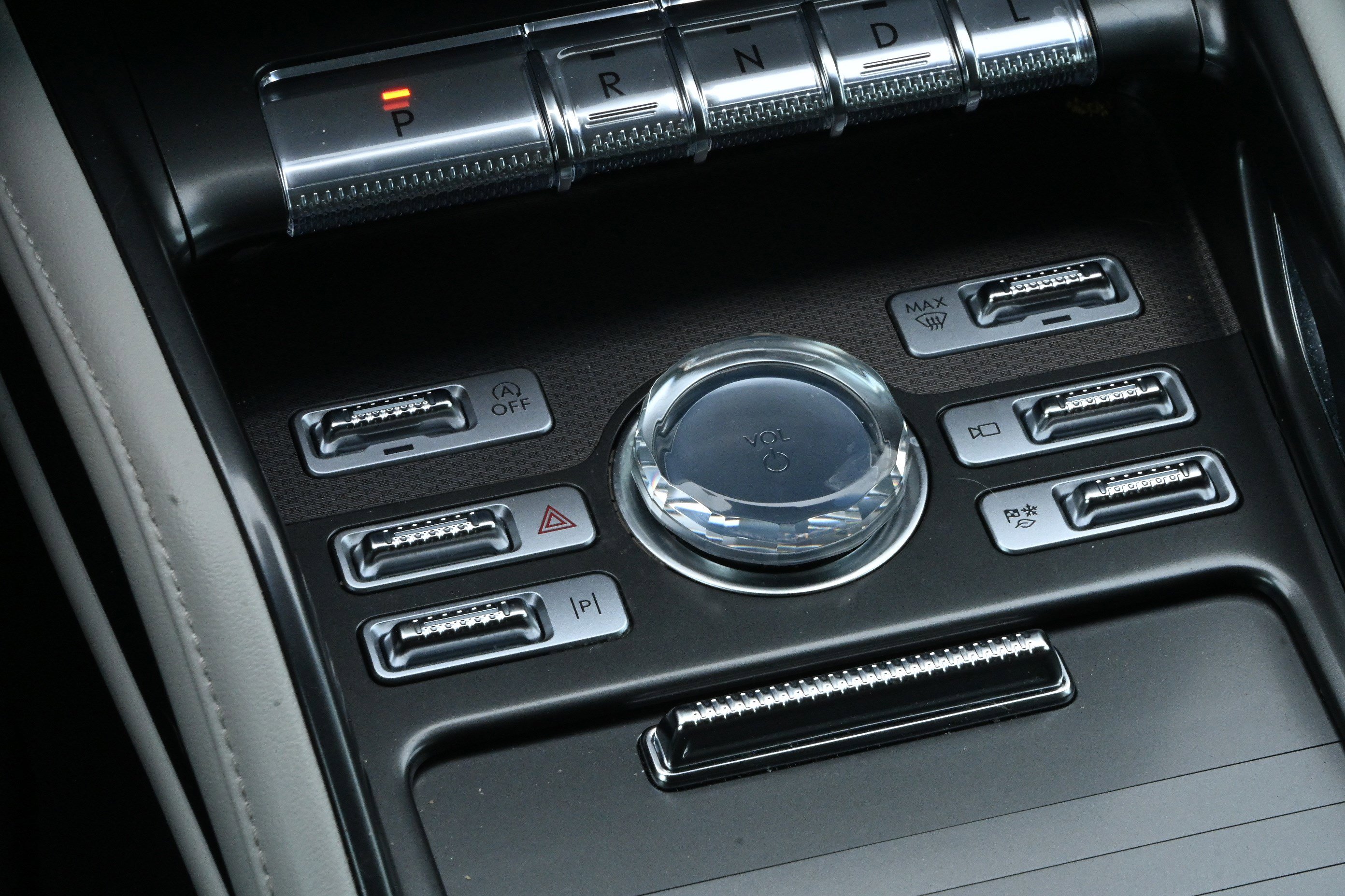 Used 2024 Lincoln Nautilus Premier AWD/4WD image 22