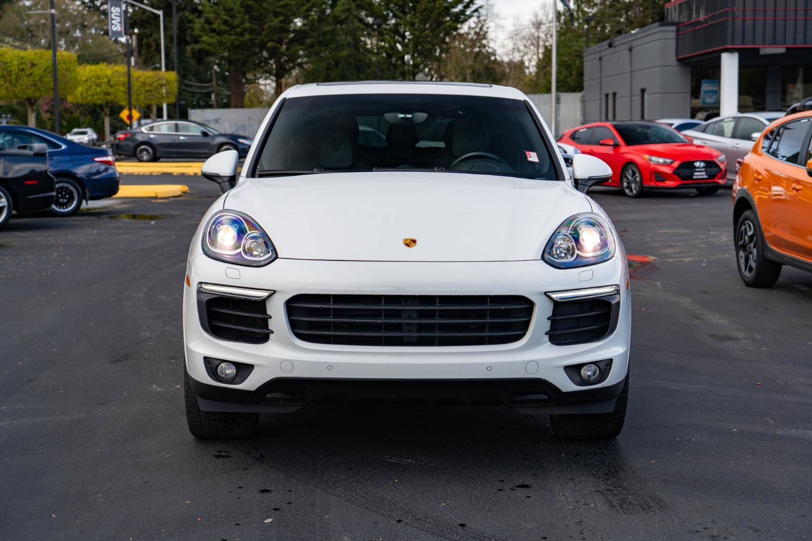 Used 2017 Porsche Cayenne S Platinum AWD/4WD image 3