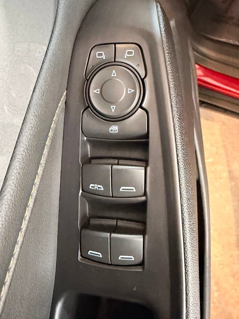 Used 2021 Chevrolet Traverse LT AWD/4WD image 11