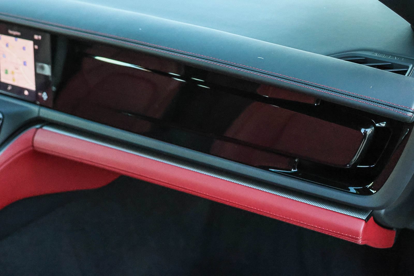 Used 2026 Porsche Panamera RWD image 17