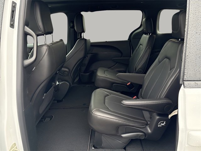 New 2026 Chrysler Pacifica Select image 19