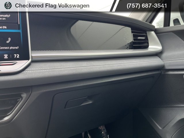New 2025 Volkswagen Tiguan SE image 45