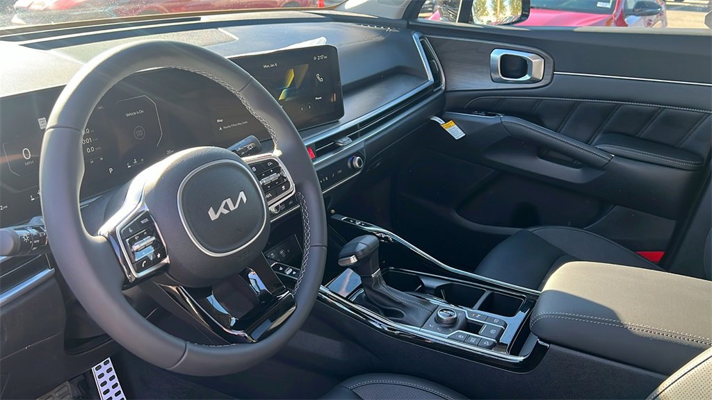 Certified 2025 Kia Sorento SX image 18