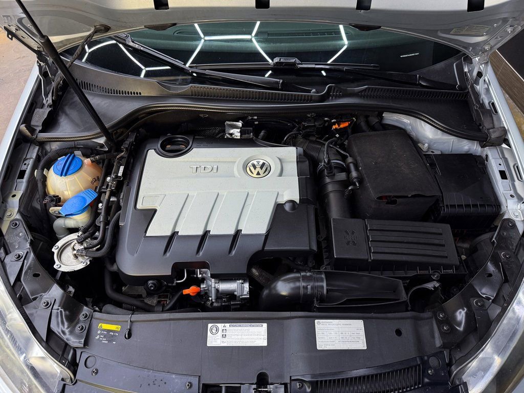 Used 2013 Volkswagen Golf TDI image 27